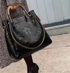 New-lady-s-bag-fashionable-and-large-volume-bucket-bag-woman-s-one-shoulder-bag-fashionable